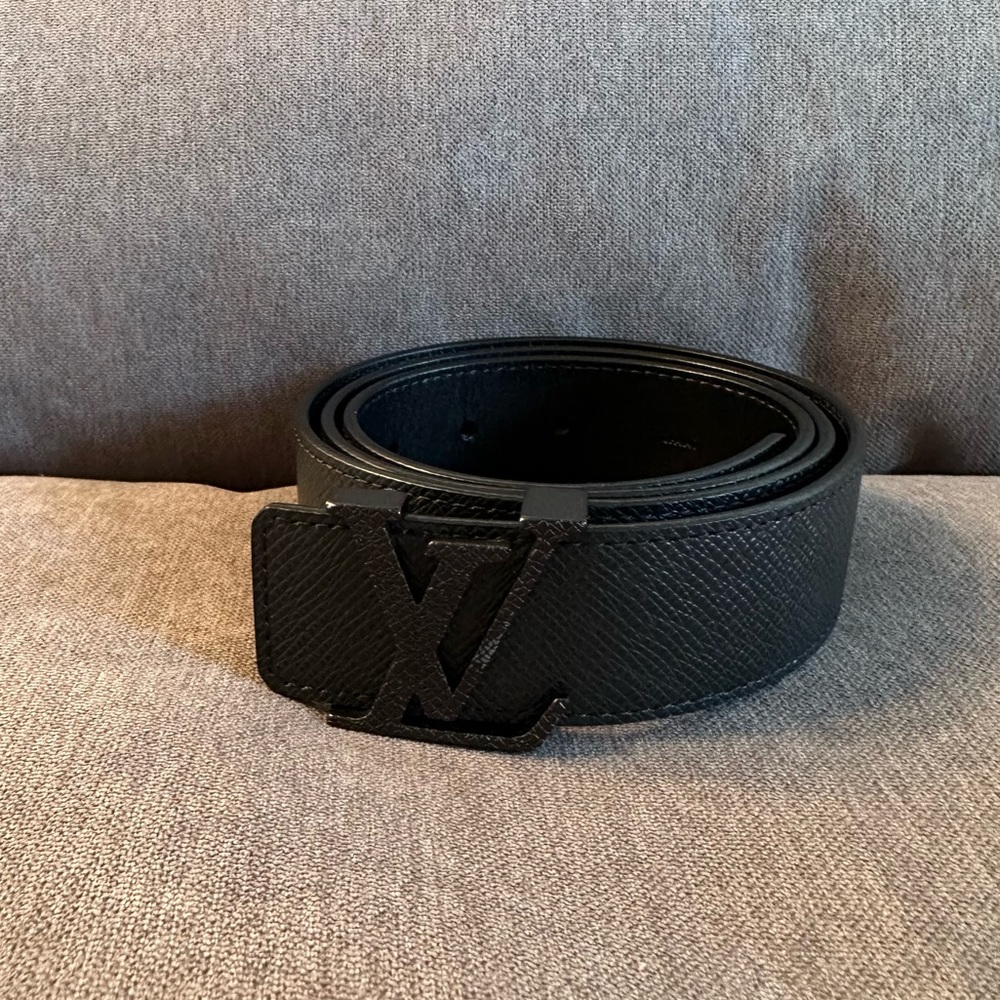 Louis Vuitton 35mm Black Taiga Belt Size 90
